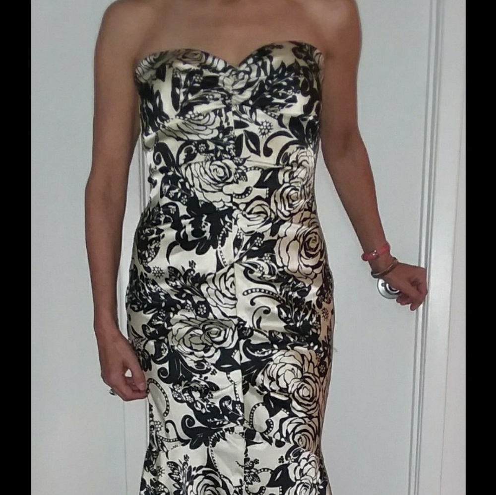 FORMAL GOWN
